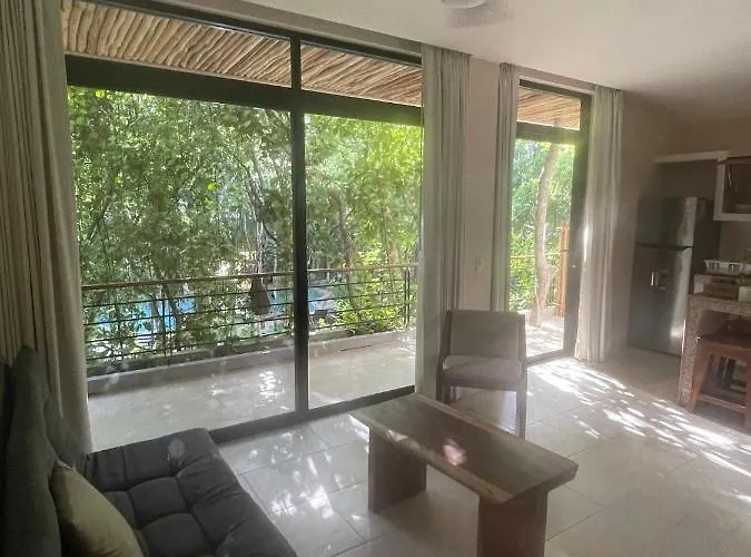 Jungle View 2bed 2bath Condo/ Wi-fi/ Pool/ Gym